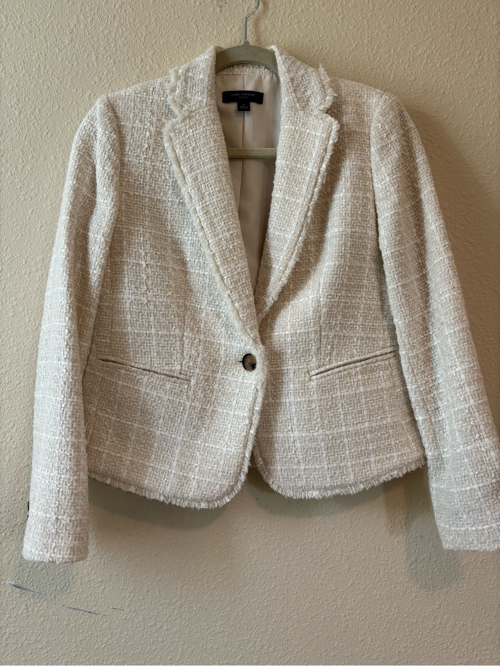 Ann Taylor Cream Tweed Blazer - Single-Button Women's Jacket, size 2P NWOT
